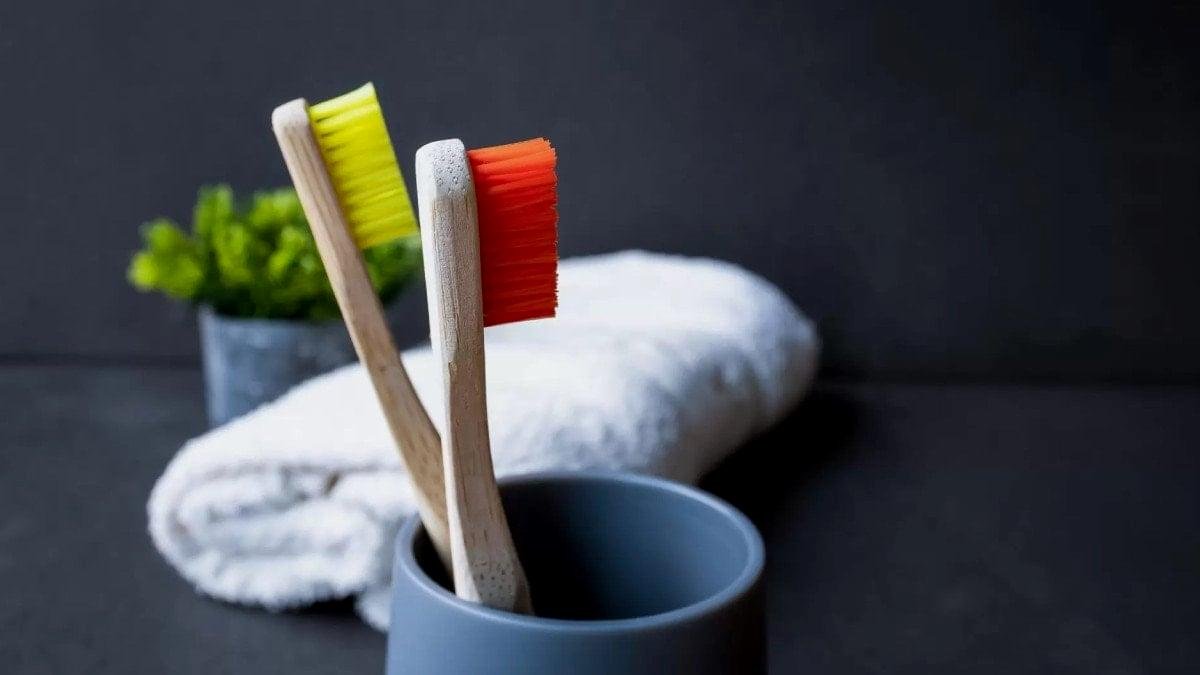 Banyoda Diş Fırçası Bırakmanın Zararları