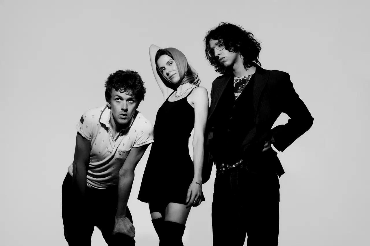 Salon İKSV 2026: Alternatif Sahnenin Sınırlarını Zorlayan Eşsiz Bir Sezonun İçinden