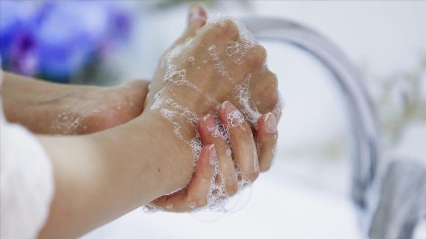 El Yıkamanızın Gerçeğini Bilin: Neden Ilık Su ile Temizlemek En Doğru Yol?