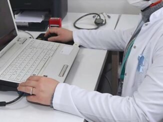 Hekimlere Veri Girişi Dayatmasına Tepki - Kadın Girişim
