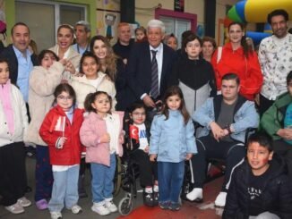 Ünlüler 23 Nisan’da Minikleri Yalnız Bırakmadı - Kadın Girişim