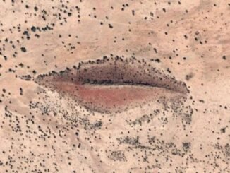 Çölün Ortasındaki Dev Dudaklar Google Earth’te Viral - Kadın Girişim