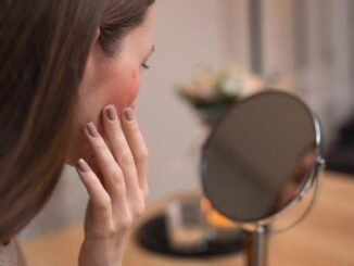 Sivilceye Neden Olan Alışkanlık - Kadın Girişim