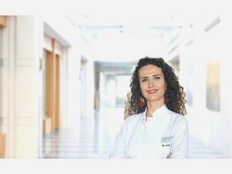 İmplant Tedavisinde Aynı Gün Yeni Diş - Kadın Girişim