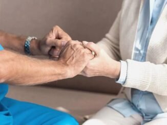 Parkinson ve Titreme Hastalığında Devrim - Kadın Girişim