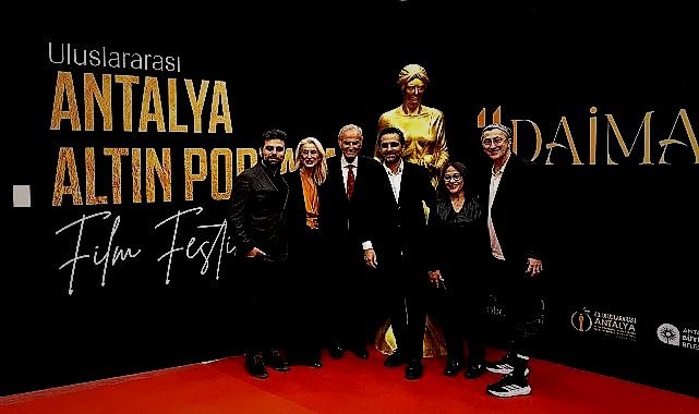 Türk Sinemasının Efsane İsmi Altın Portakal Sahnesinde - Kadın Girişim